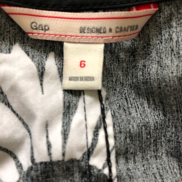 GAP black & white daisy peplum top - Picture 5 of 6